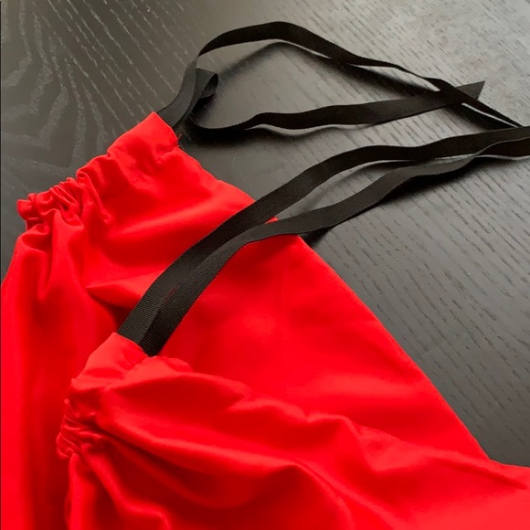 Silky Set of 2 Red Gucci Dust Bags - Picture 5 of 11